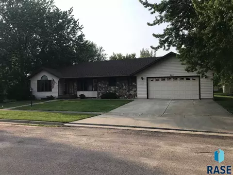 202 E 3rd St, Marion, SD 57043 photo 3