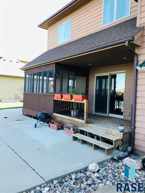 2405 N Devon Ave, Tea, SD 57064 photo 4