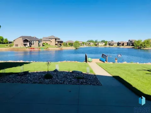 2405 N Devon Ave, Tea, SD 57064 photo 2