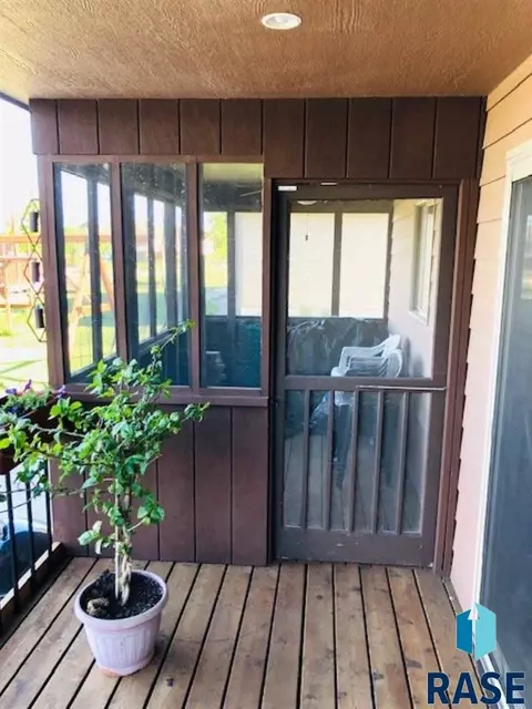 2405 N Devon Ave, Tea, SD 57064 photo 6