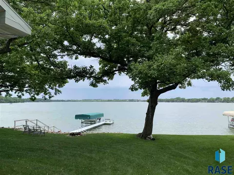 2110 Lakeview Ln, Gary, SD 57237 photo 2