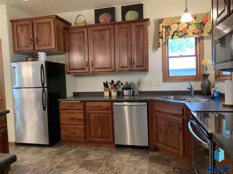 2110 Lakeview Ln, Gary, SD 57237 photo 9