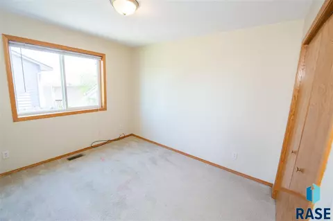 5601 S Anthony Ave, Sioux Falls, SD 57106 photo 11