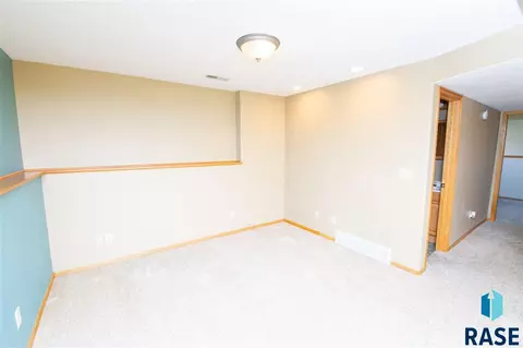 5601 S Anthony Ave, Sioux Falls, SD 57106 photo 15