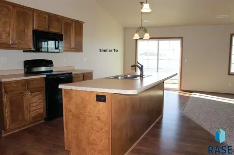 6413 W Maxwell Pl, Sioux Falls, SD 57107 photo 3