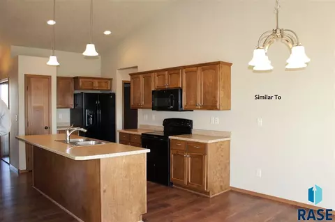 6413 W Maxwell Pl, Sioux Falls, SD 57107 photo 2