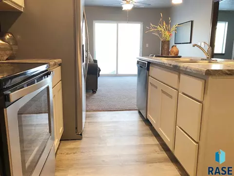 6536 W 6th Pl, Sioux Falls, SD 57107 photo 9