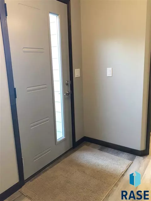 6536 W 6th Pl, Sioux Falls, SD 57107 photo 3