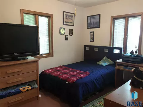 612 S Walnut St, Freeman, SD 57029 photo 12