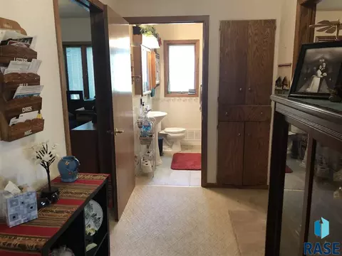 612 S Walnut St, Freeman, SD 57029 photo 14