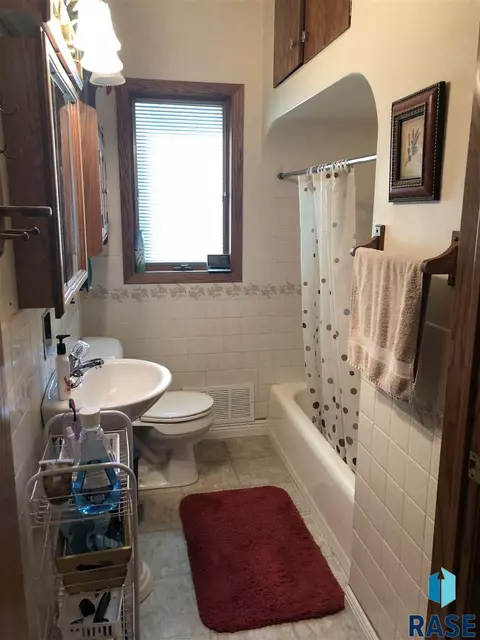 612 S Walnut St, Freeman, SD 57029 photo 13
