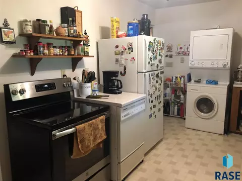 612 S Walnut St, Freeman, SD 57029 photo 10