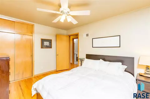 509 E 31st St, Sioux Falls, SD 57105 photo 11