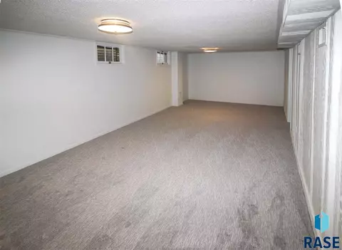 509 E 31st St, Sioux Falls, SD 57105 photo 21