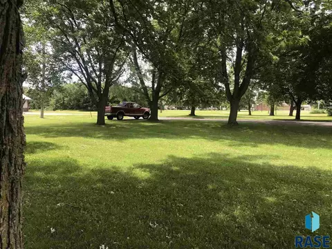 912 E 6th St, Freeman, SD 57029 photo 12
