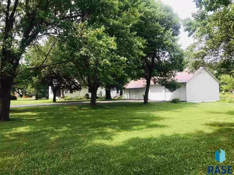 912 E 6th St, Freeman, SD 57029 photo 10