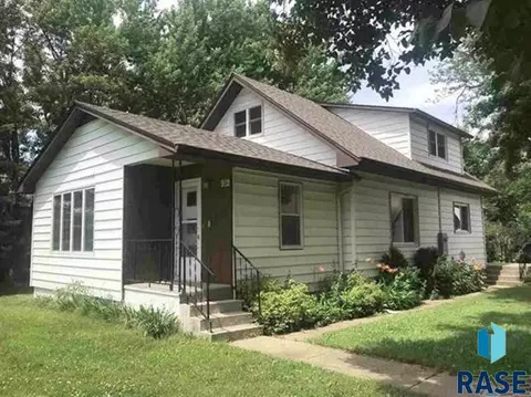 912 E 6th St, Freeman, SD 57029 photo 1
