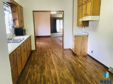 912 E 6th St, Freeman, SD 57029 photo 21