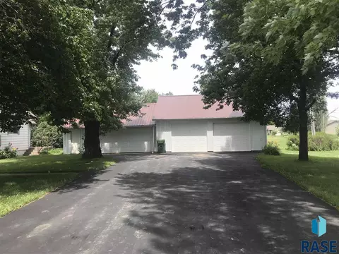 912 E 6th St, Freeman, SD 57029 photo 6