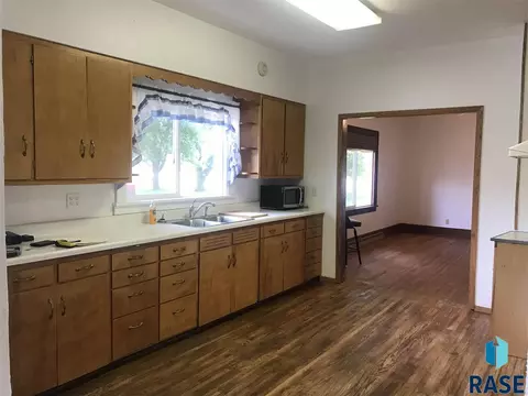 912 E 6th St, Freeman, SD 57029 photo 20