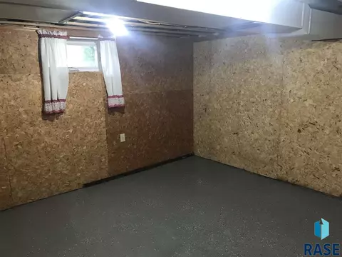 912 E 6th St, Freeman, SD 57029 photo 27