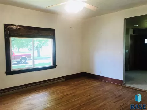 912 E 6th St, Freeman, SD 57029 photo 18