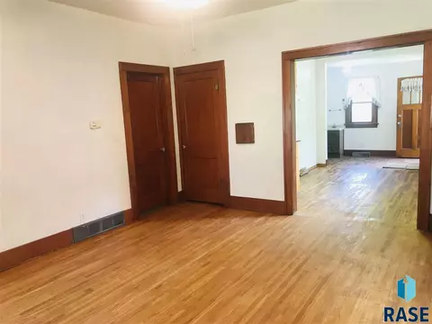 912 E 6th St, Freeman, SD 57029 photo 17