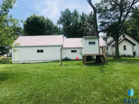 912 E 6th St, Freeman, SD 57029 photo 7