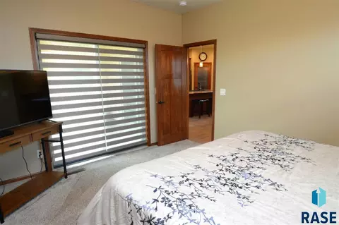 Undisclosed, Sioux Falls, SD 57106 photo 15