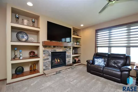 Undisclosed, Sioux Falls, SD 57106 photo 11