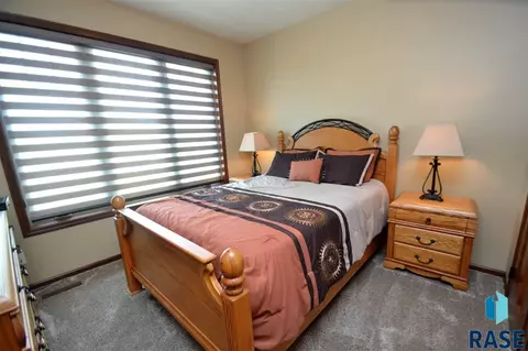 Undisclosed, Sioux Falls, SD 57106 photo 20