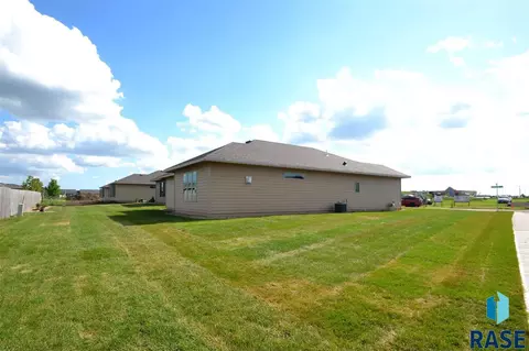 Undisclosed, Sioux Falls, SD 57106 photo 26