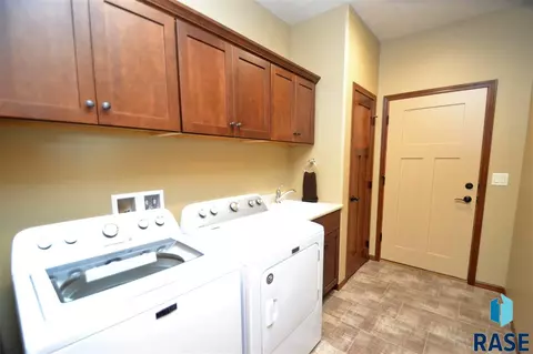 Undisclosed, Sioux Falls, SD 57106 photo 22