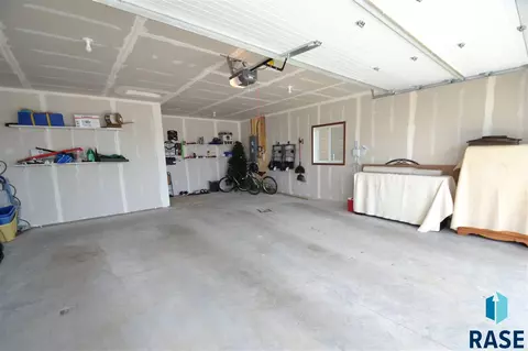 Undisclosed, Sioux Falls, SD 57106 photo 23