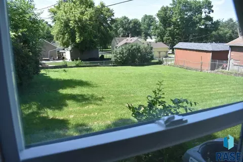 1509 E 12th St, Sioux Falls, SD 57103 photo 3