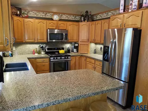 411 E Lightner Ave, Salem, SD 57058 photo 6