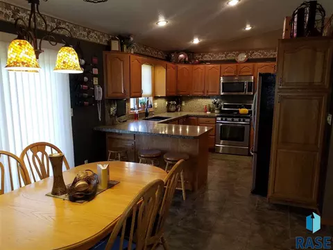 411 E Lightner Ave, Salem, SD 57058 photo 7