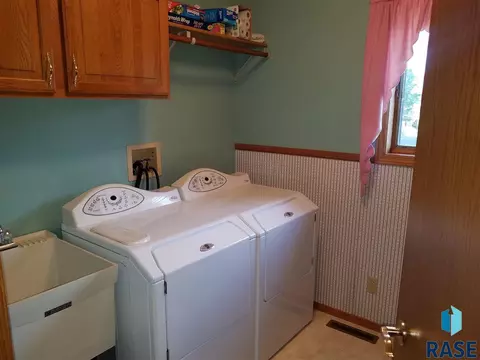 411 E Lightner Ave, Salem, SD 57058 photo 12