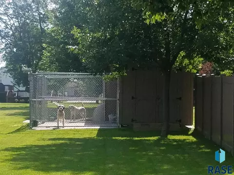 411 E Lightner Ave, Salem, SD 57058 photo 5