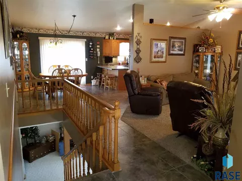 411 E Lightner Ave, Salem, SD 57058 photo 10