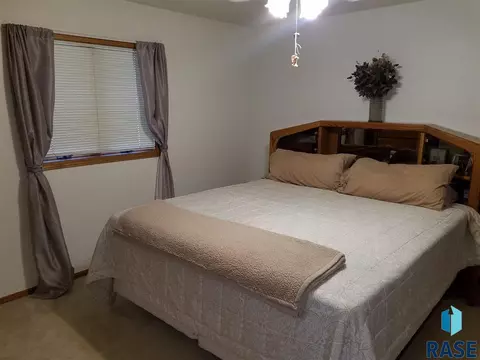 411 E Lightner Ave, Salem, SD 57058 photo 14
