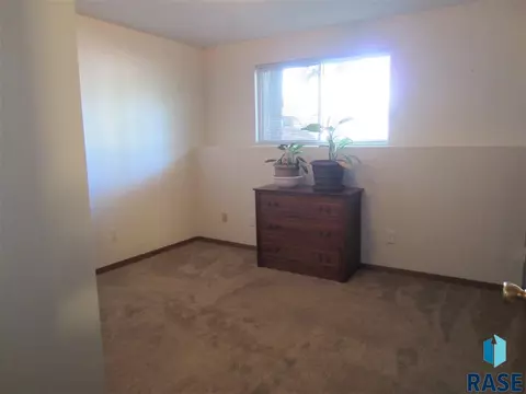 709 W Mcclellan St, Sioux Falls, SD 57104 photo 13