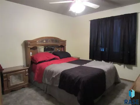 709 W Mcclellan St, Sioux Falls, SD 57104 photo 7