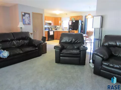709 W Mcclellan St, Sioux Falls, SD 57104 photo 3