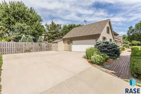 2020 Elizabeth Dr, Sioux Falls, SD 57103 photo 5