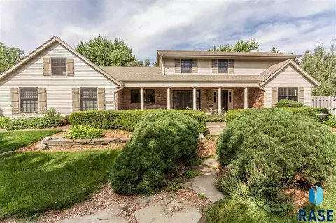 2020 Elizabeth Dr, Sioux Falls, SD 57103 photo 1