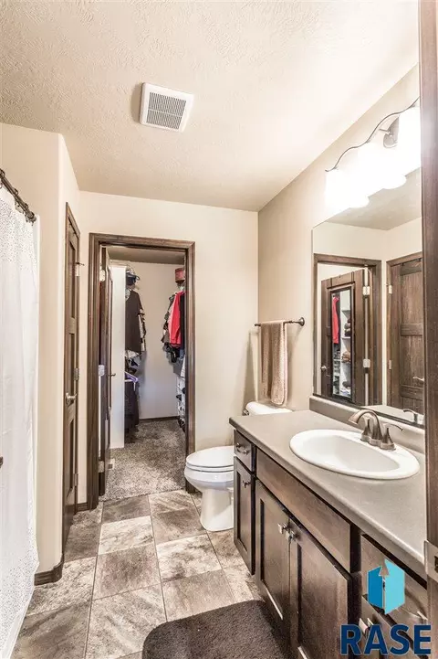 1011 N Crestfield Pl, Sioux Falls, SD 57107 photo 19