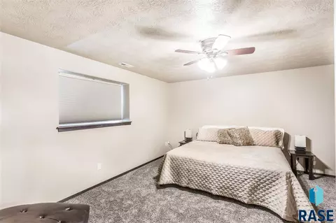 1011 N Crestfield Pl, Sioux Falls, SD 57107 photo 25