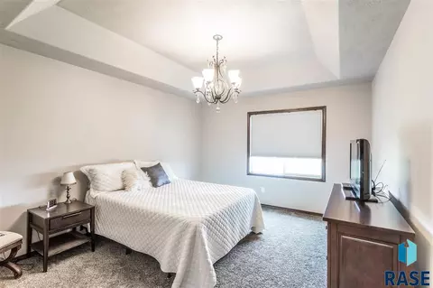 1011 N Crestfield Pl, Sioux Falls, SD 57107 photo 18