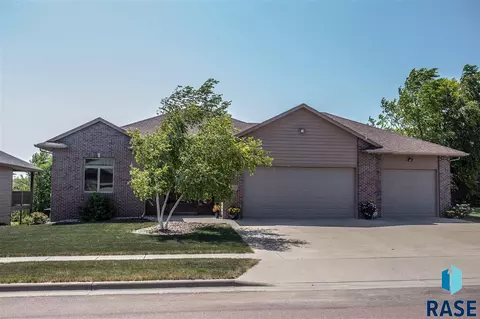6233 S Tomar Rd, Sioux Falls, SD 57108 photo 1
